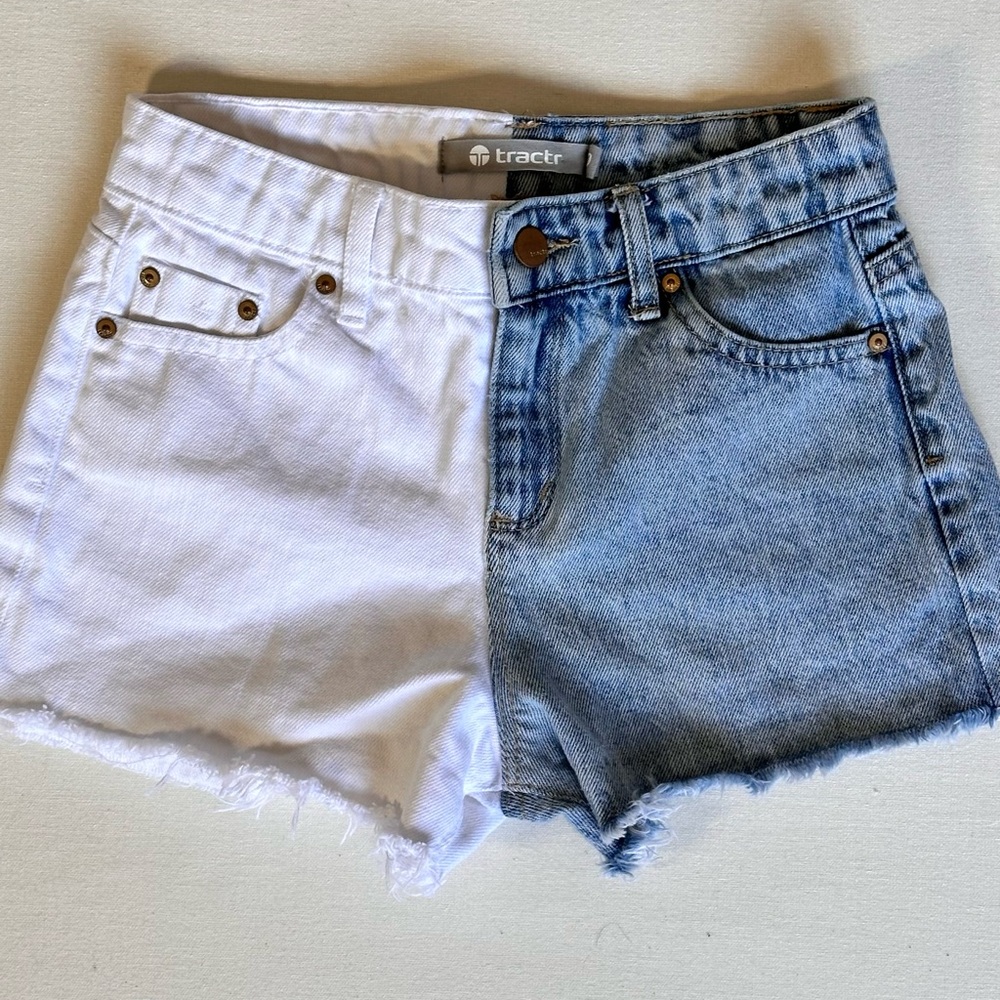 Tractr Girl’s Size 10 White and Blue Denim Shorts Y2K